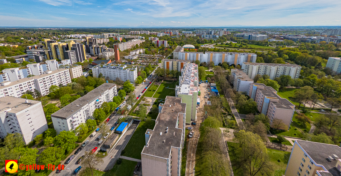 04.05.2023 - Luftbilder von der Fassadensanierung an der Kurt-Eisner-Straße in Neuperlach